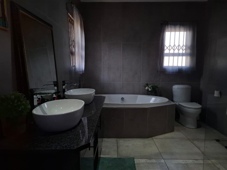 3 Bedroom Property for Sale in Heuwelsig Free State